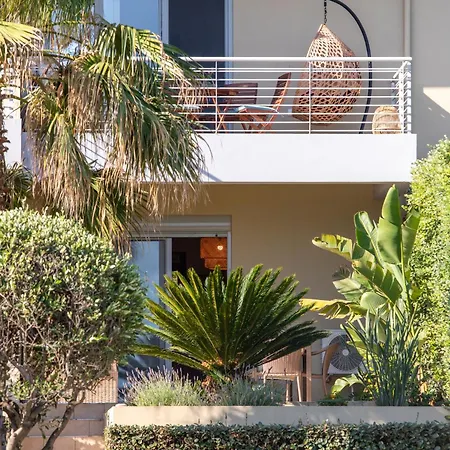 Maleme Yoga Blue Apartment
