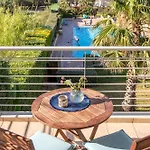 Maleme Yoga Blue Apartment